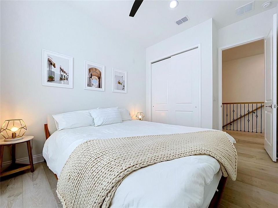 En Venta: $895,000 (4 camas, 3 baños, 2620 Pies cuadrados)