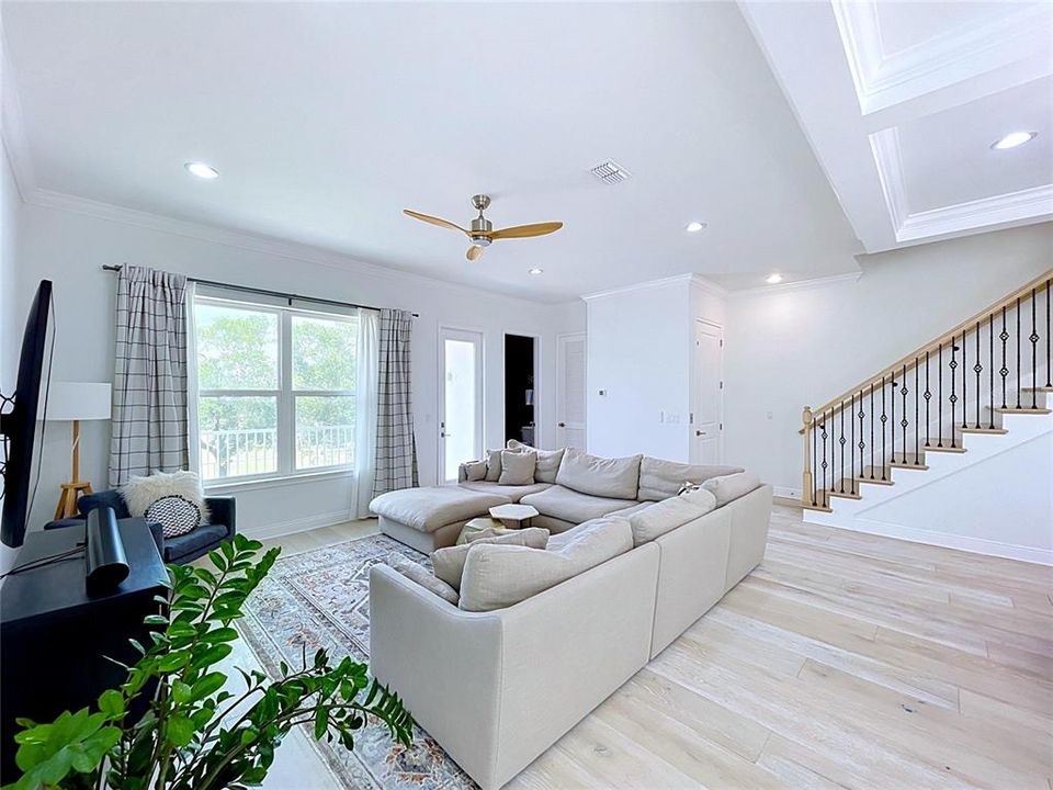 En Venta: $895,000 (4 camas, 3 baños, 2620 Pies cuadrados)