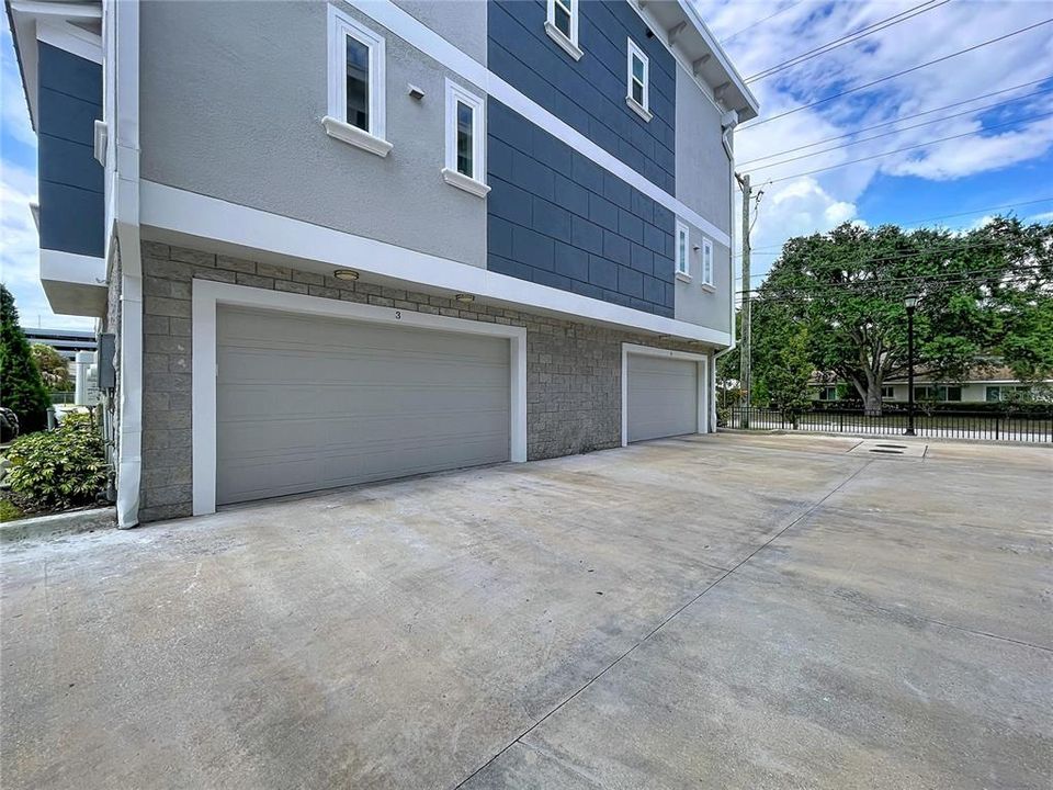 En Venta: $895,000 (4 camas, 3 baños, 2620 Pies cuadrados)