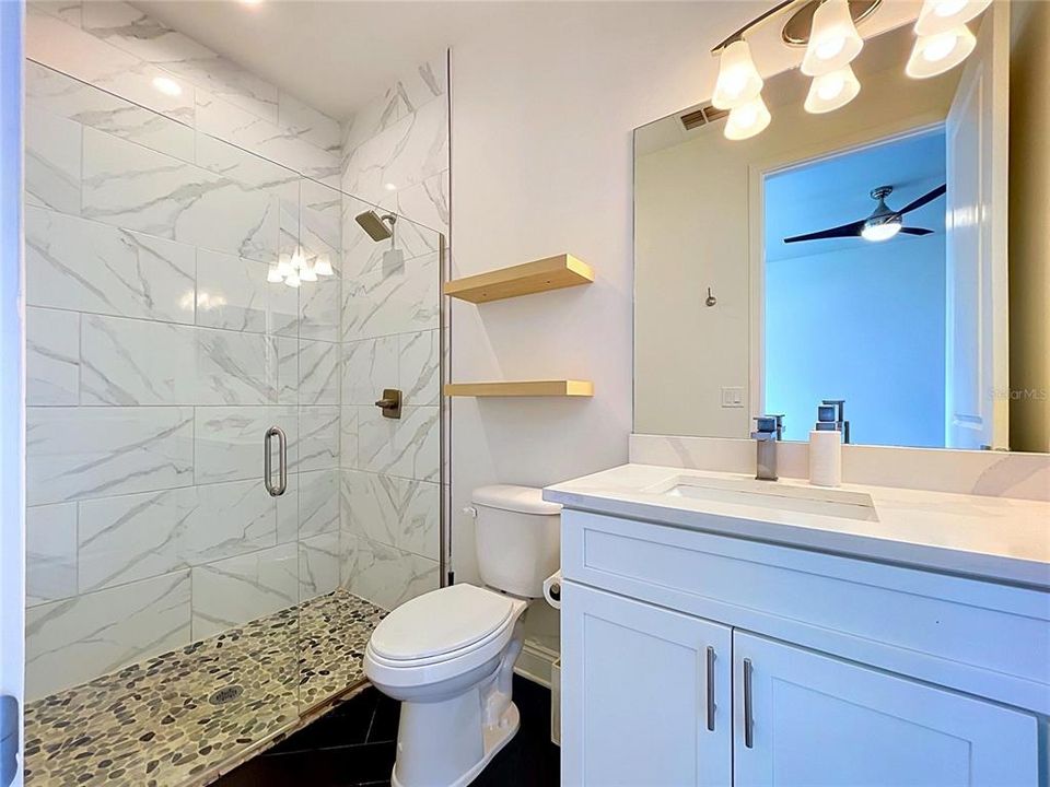 En Venta: $895,000 (4 camas, 3 baños, 2620 Pies cuadrados)