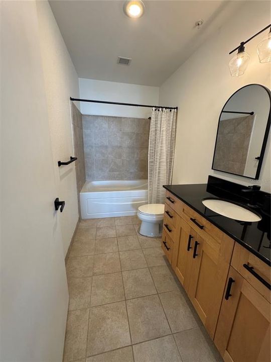 For Rent: $2,500 (1 beds, 1 baths, 943 Square Feet)