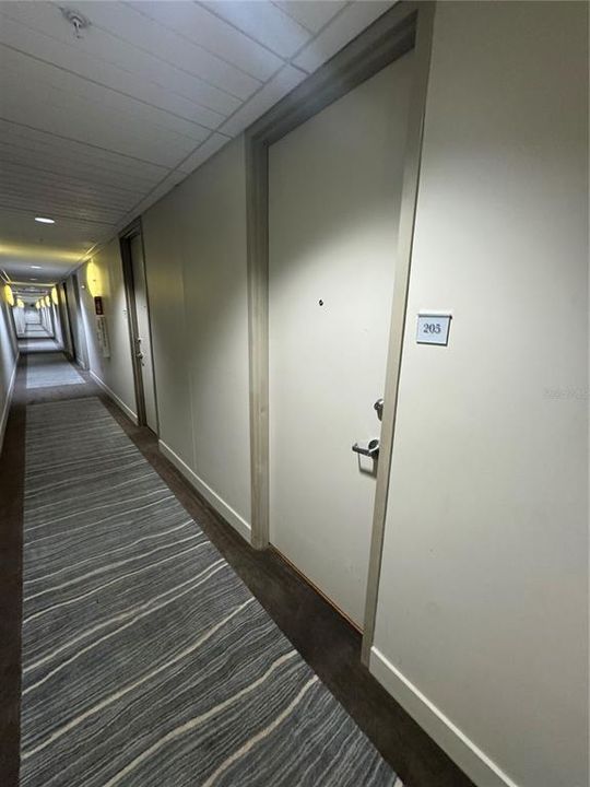 For Rent: $2,500 (1 beds, 1 baths, 943 Square Feet)
