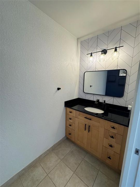For Rent: $2,500 (1 beds, 1 baths, 943 Square Feet)