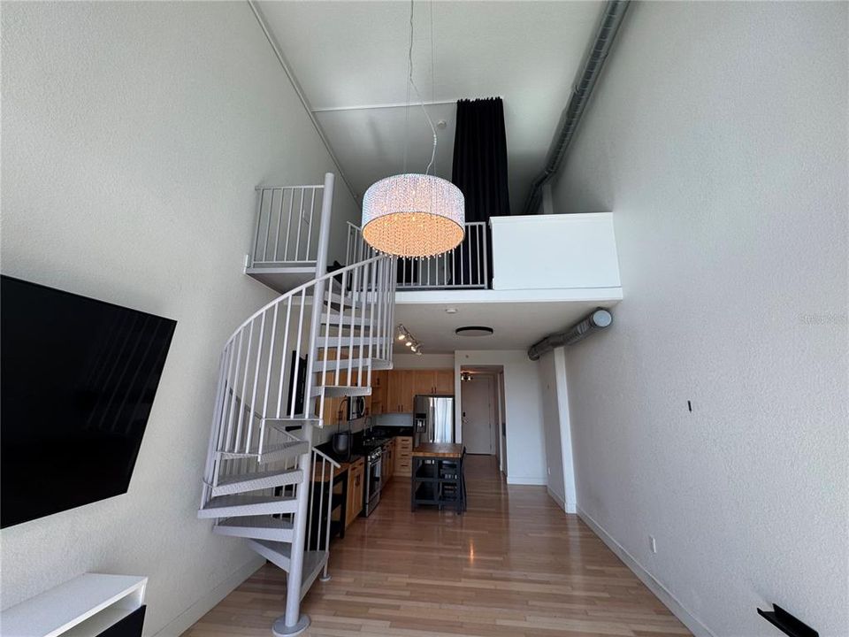 For Rent: $2,500 (1 beds, 1 baths, 943 Square Feet)
