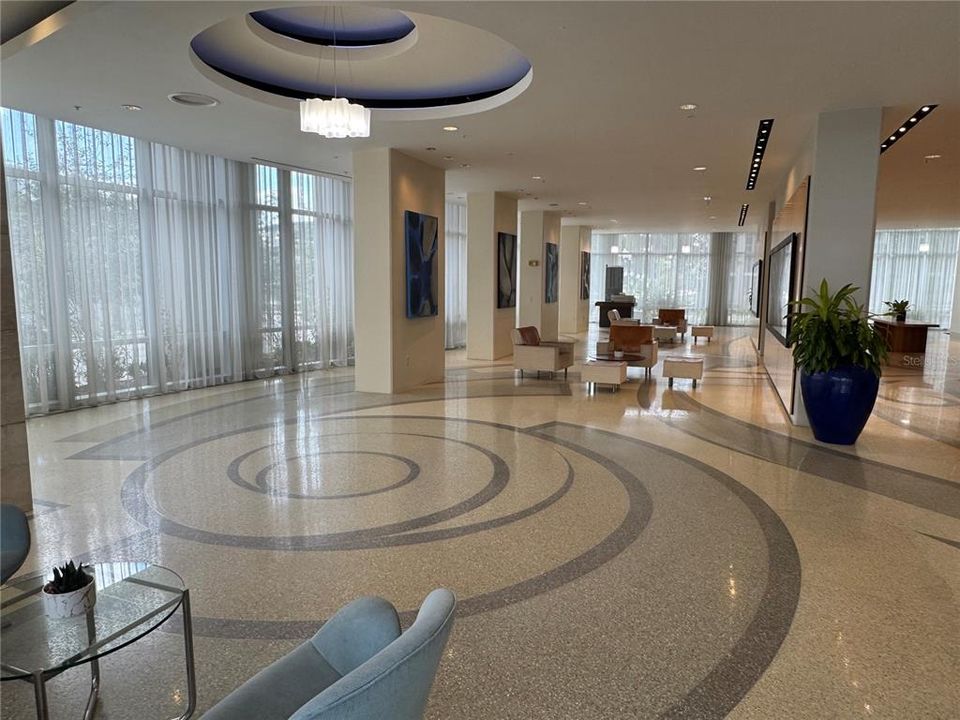For Rent: $2,500 (1 beds, 1 baths, 943 Square Feet)