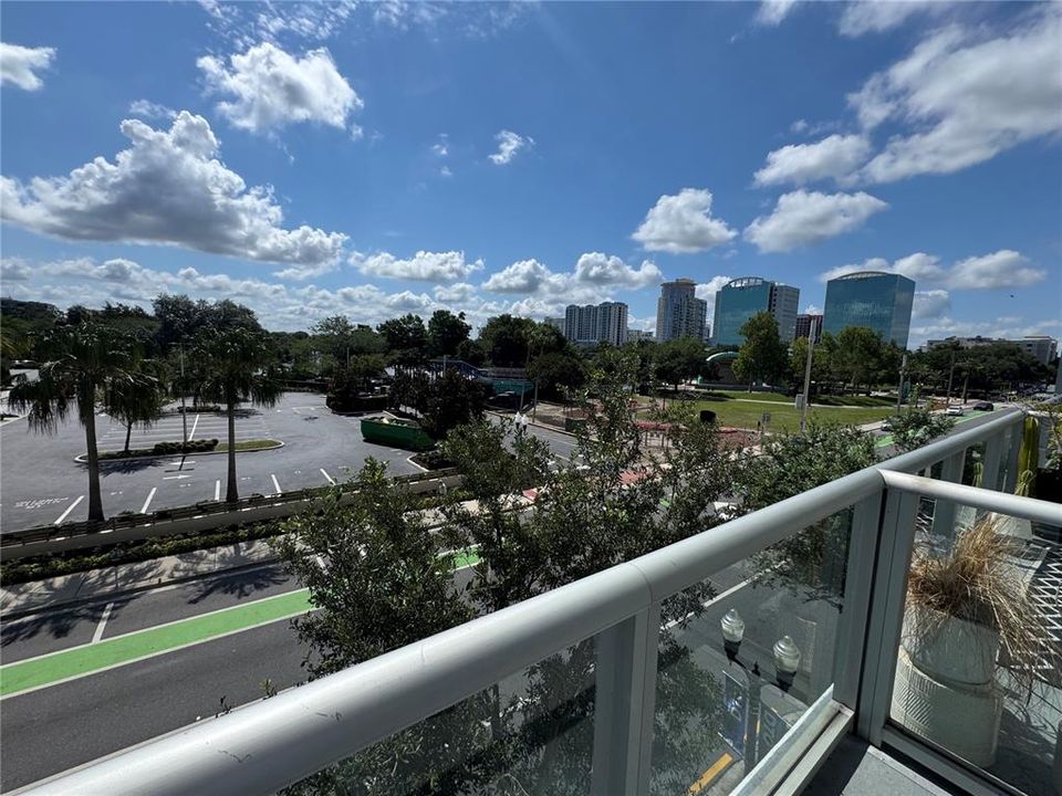 For Rent: $2,500 (1 beds, 1 baths, 943 Square Feet)