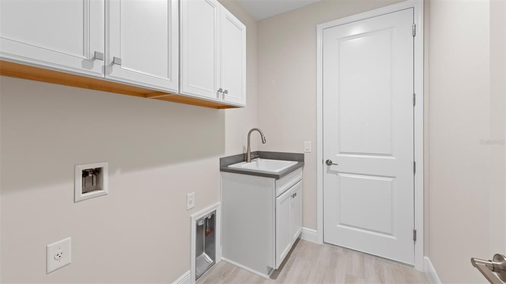 For Sale: $354,000 (3 beds, 2 baths, 1778 Square Feet)