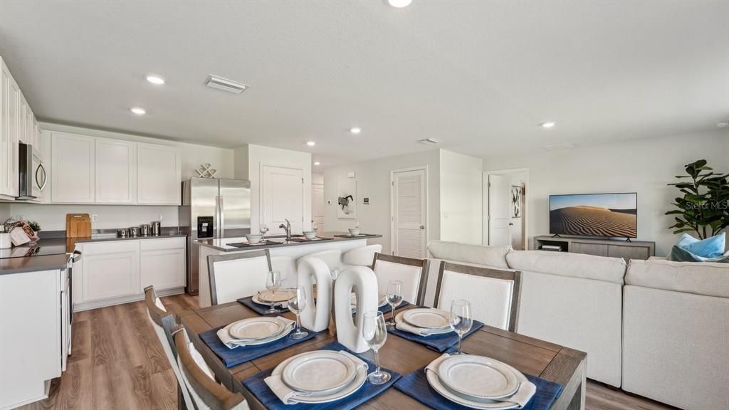 For Sale: $334,990 (4 beds, 2 baths, 1498 Square Feet)