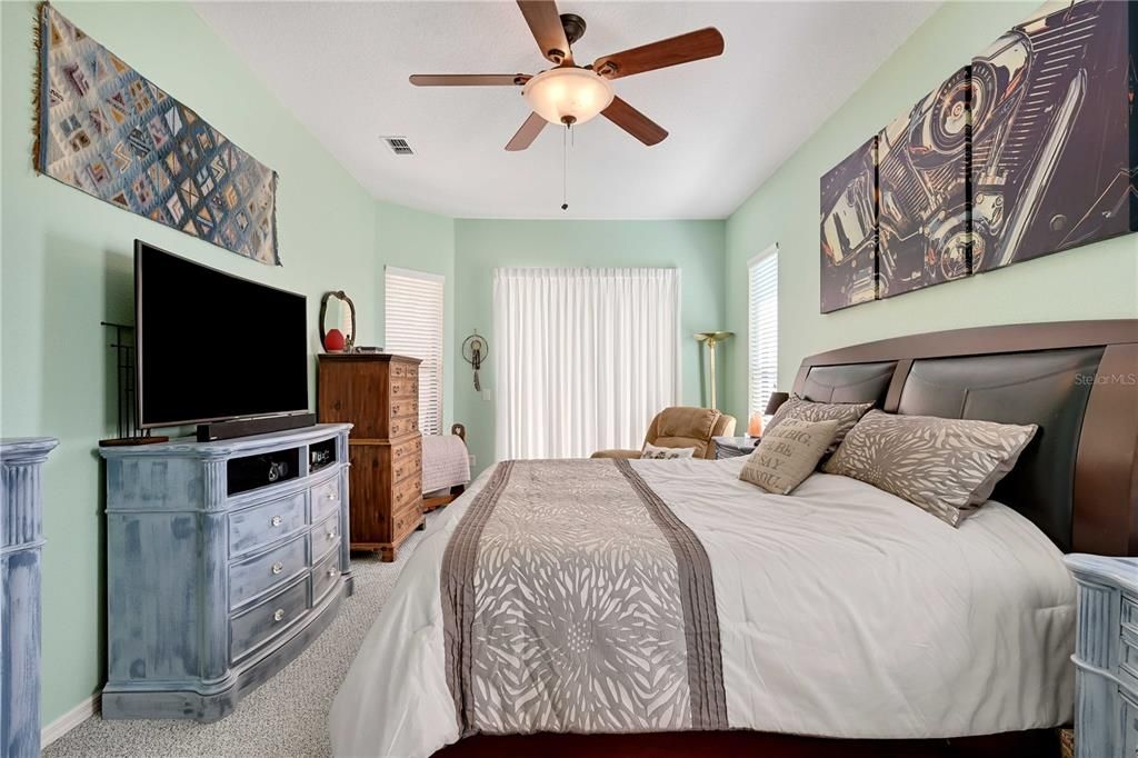 For Sale: $479,900 (3 beds, 2 baths, 2115 Square Feet)