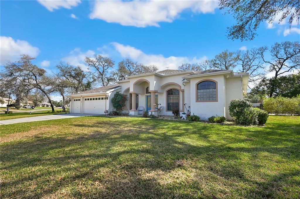 For Sale: $479,900 (3 beds, 2 baths, 2115 Square Feet)