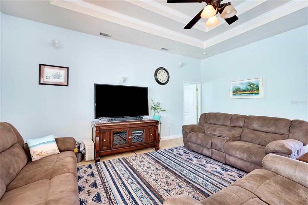 For Sale: $479,900 (3 beds, 2 baths, 2115 Square Feet)
