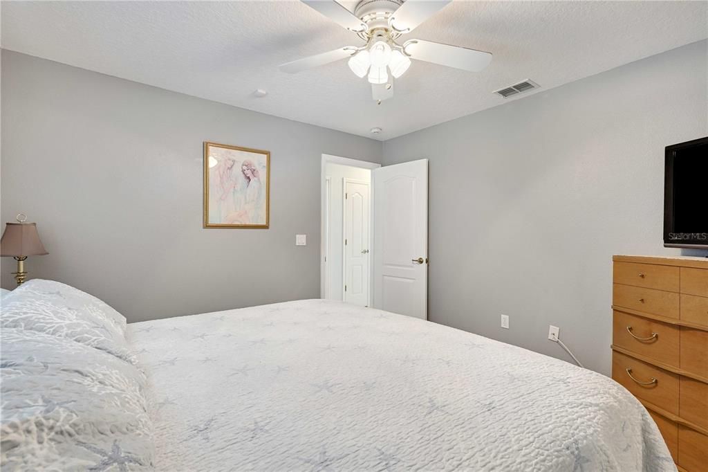For Sale: $479,900 (3 beds, 2 baths, 2115 Square Feet)