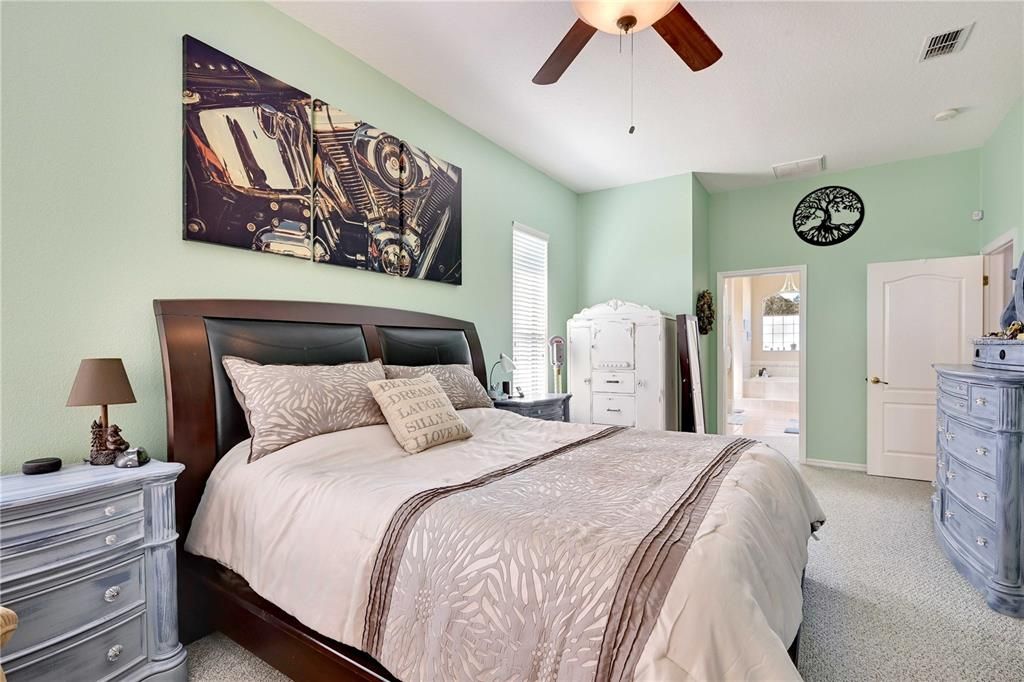 For Sale: $479,900 (3 beds, 2 baths, 2115 Square Feet)