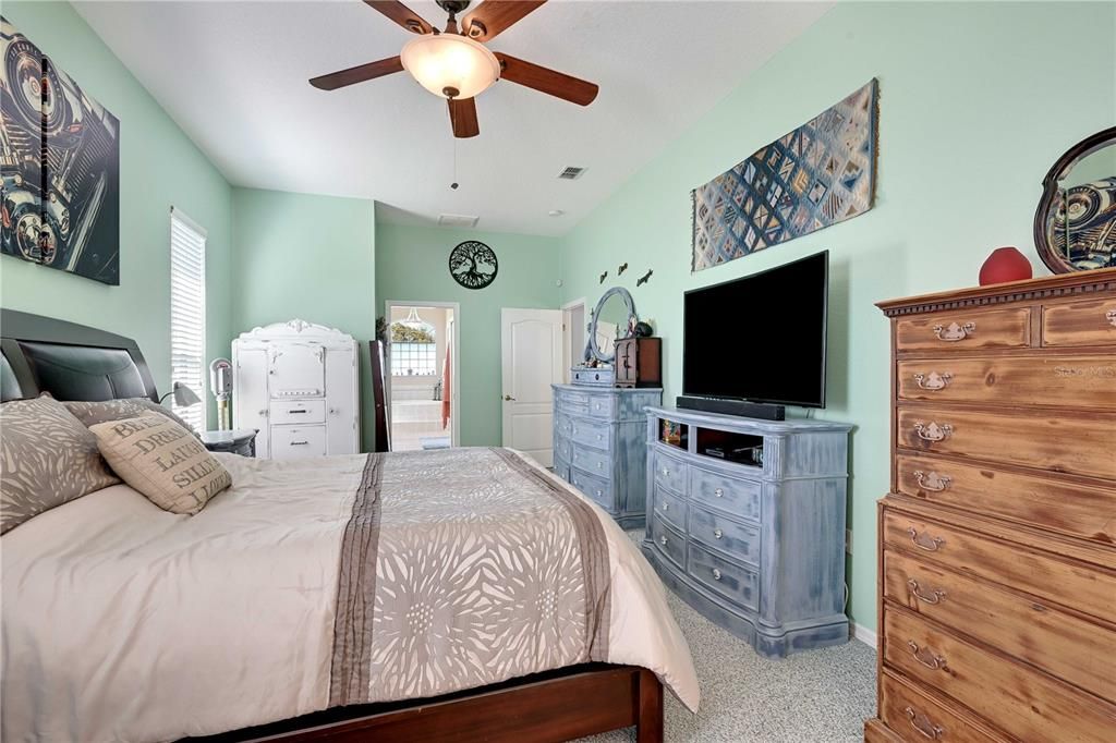 For Sale: $479,900 (3 beds, 2 baths, 2115 Square Feet)