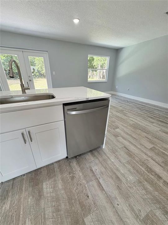 For Sale: $289,000 (3 beds, 2 baths, 1177 Square Feet)