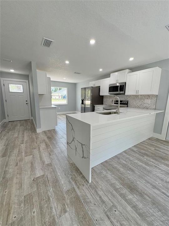 For Sale: $289,000 (3 beds, 2 baths, 1177 Square Feet)