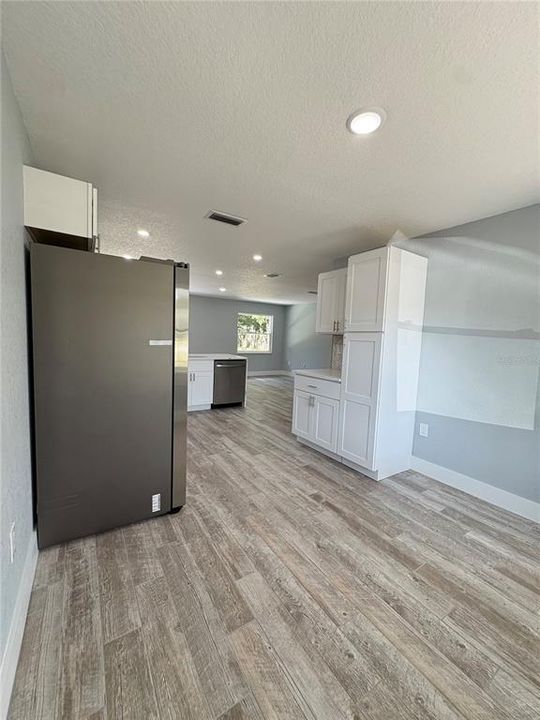 For Sale: $289,000 (3 beds, 2 baths, 1177 Square Feet)