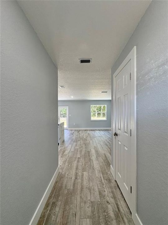 For Sale: $289,000 (3 beds, 2 baths, 1177 Square Feet)