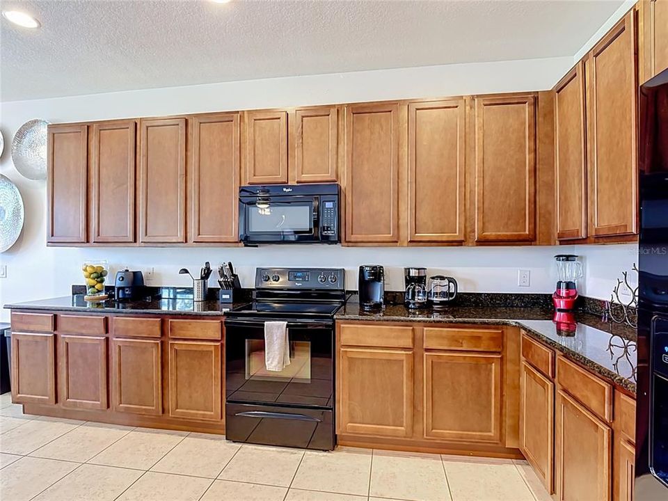 For Sale: $575,000 (7 beds, 8 baths, 3565 Square Feet)