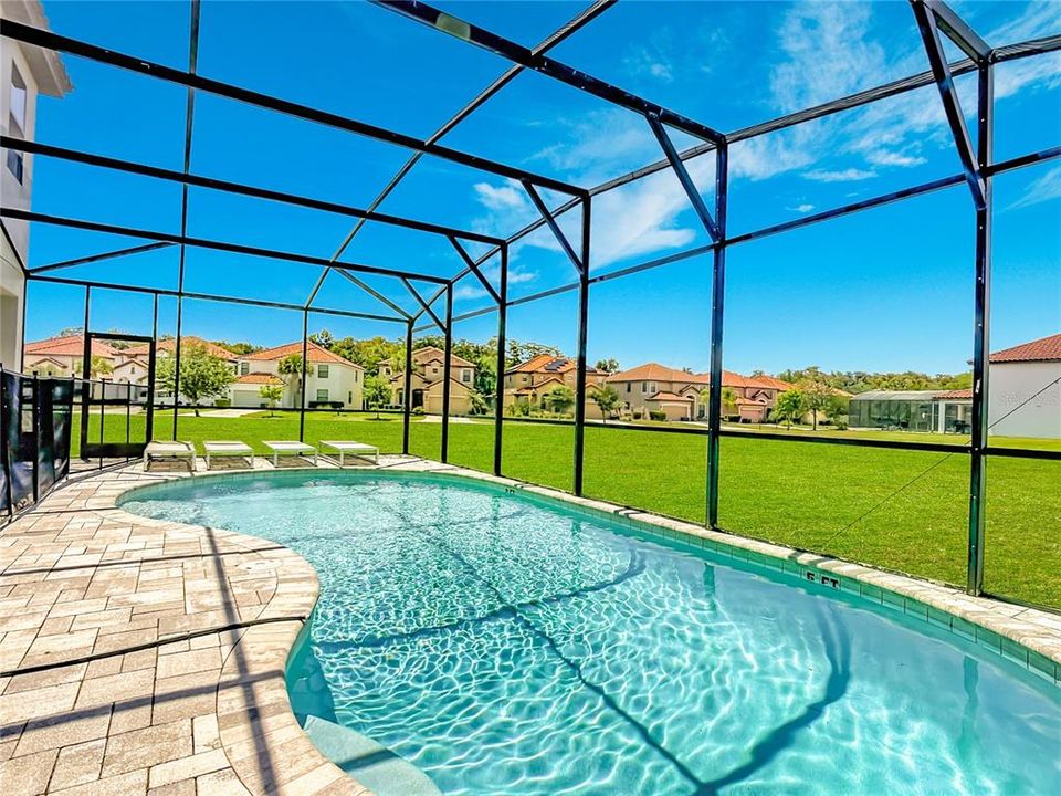 For Sale: $575,000 (7 beds, 8 baths, 3565 Square Feet)