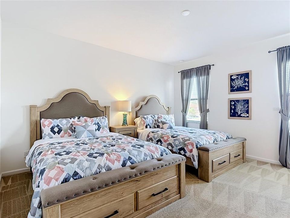 For Sale: $575,000 (7 beds, 8 baths, 3565 Square Feet)
