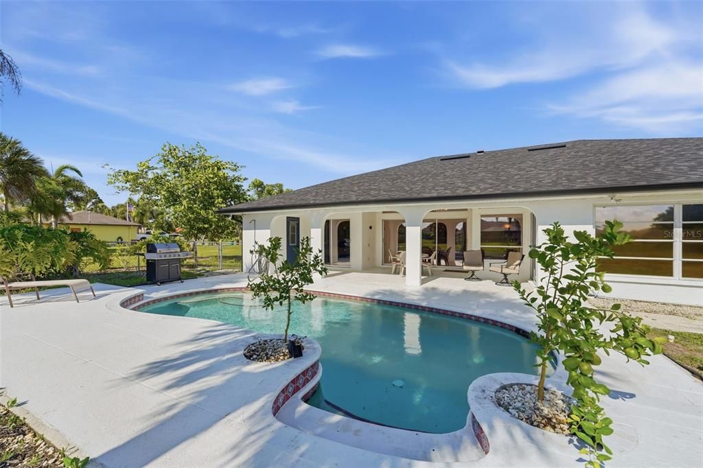 For Sale: $449,000 (3 beds, 2 baths, 1792 Square Feet)