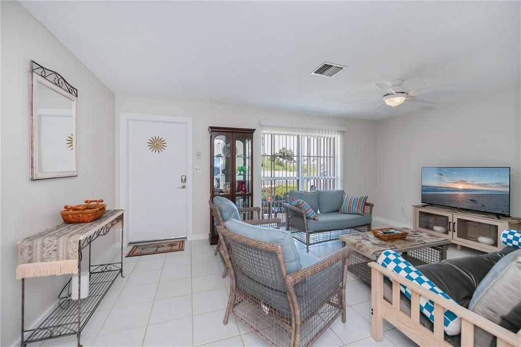 En Venta: $329,900 (2 camas, 2 baños, 1187 Pies cuadrados)