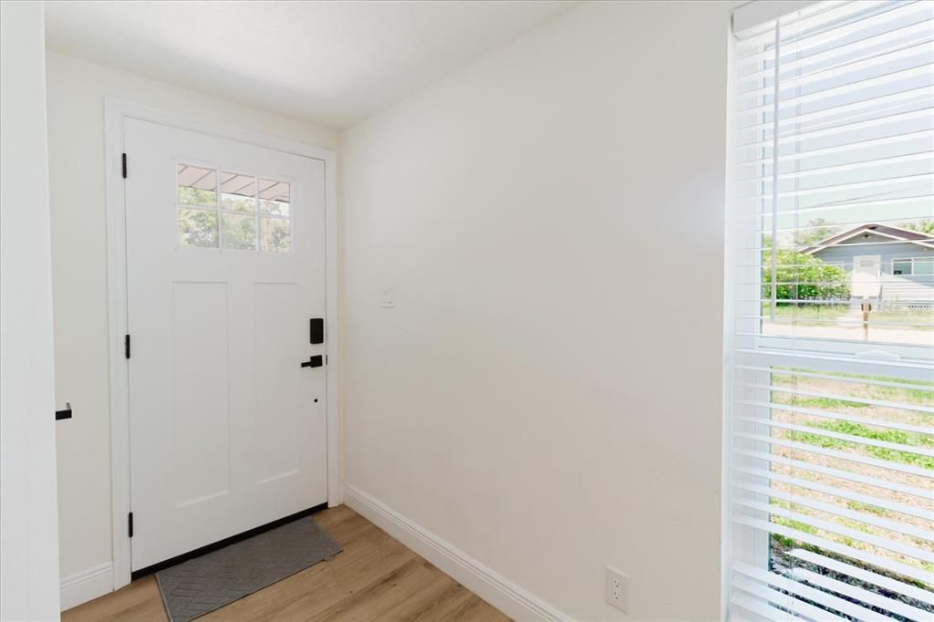 En Venta: $560,000 (3 camas, 2 baños, 1147 Pies cuadrados)
