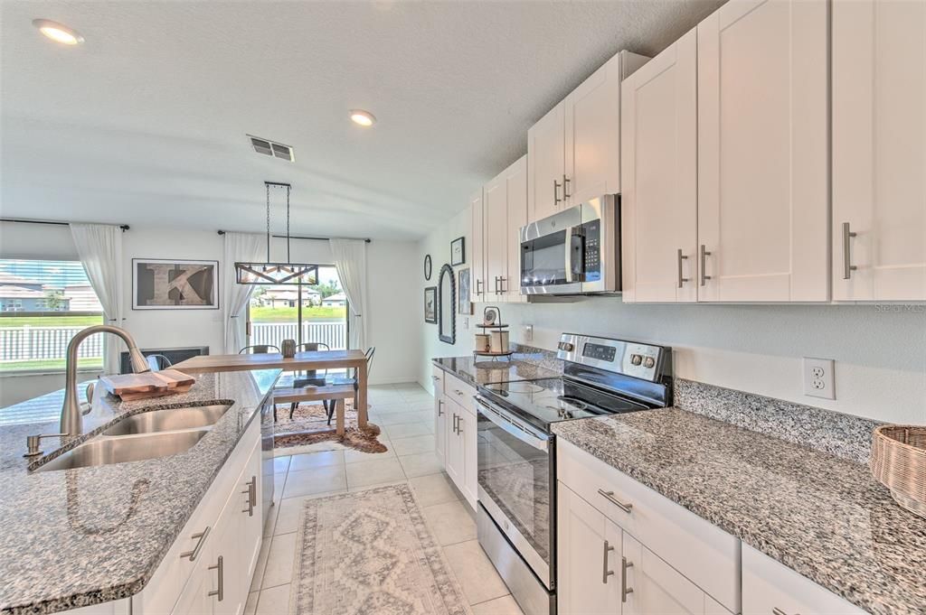 For Sale: $349,900 (4 beds, 2 baths, 1935 Square Feet)