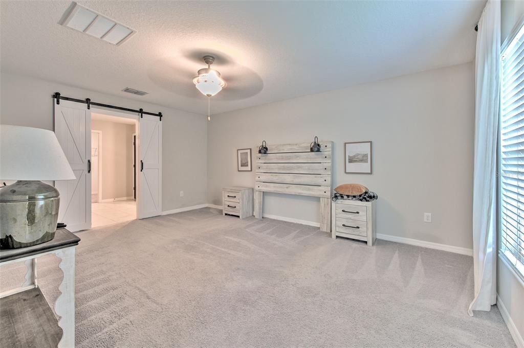 For Sale: $349,900 (4 beds, 2 baths, 1935 Square Feet)