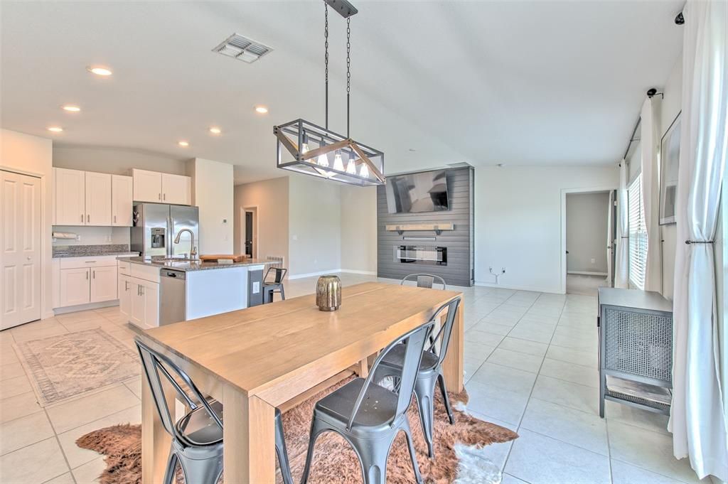 For Sale: $349,900 (4 beds, 2 baths, 1935 Square Feet)
