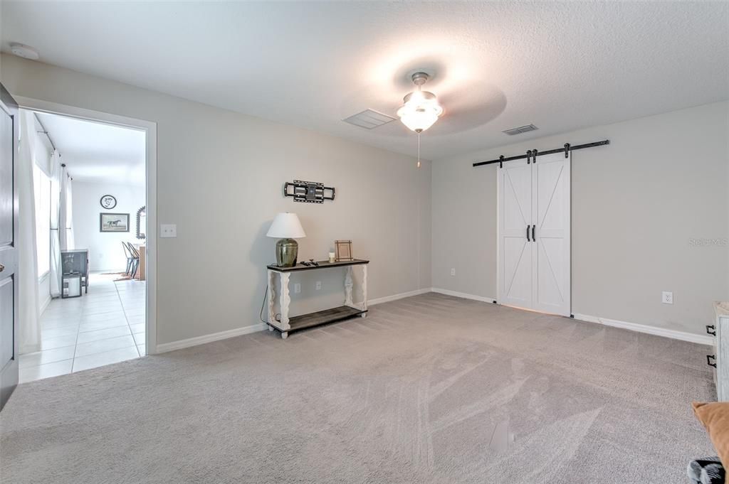For Sale: $349,900 (4 beds, 2 baths, 1935 Square Feet)