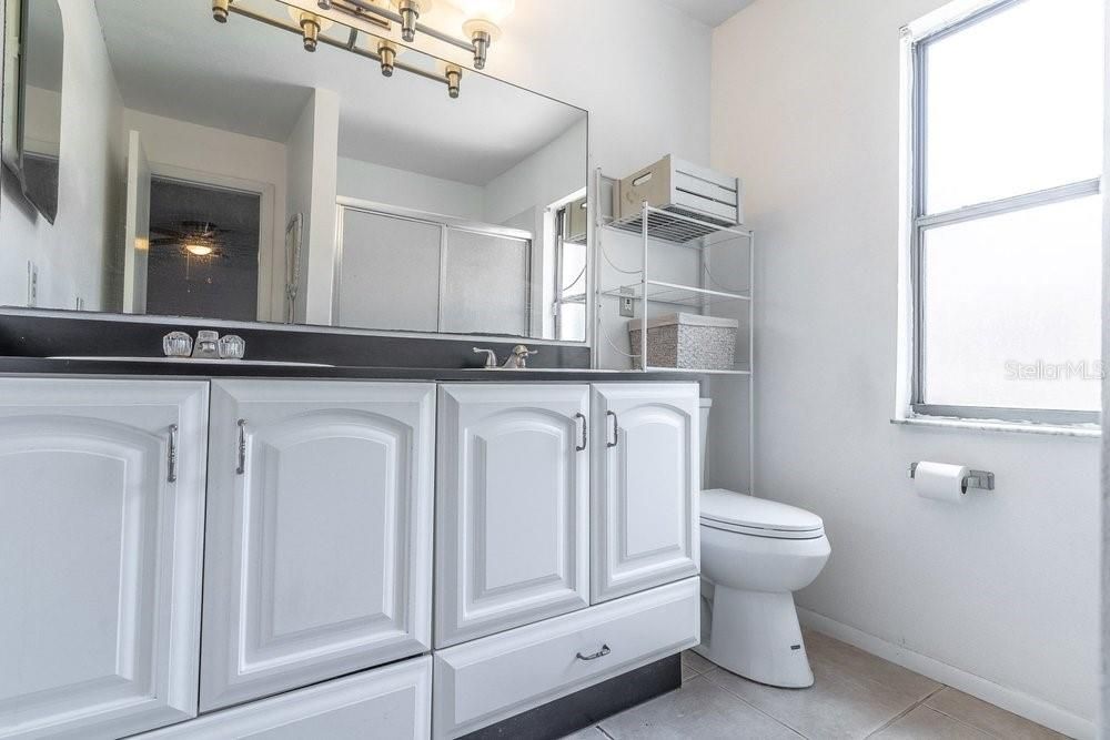 En Venta: $335,000 (2 camas, 2 baños, 1283 Pies cuadrados)