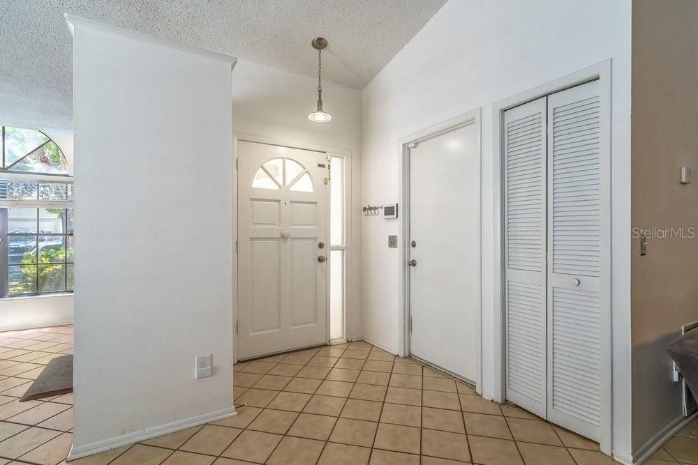 En Venta: $335,000 (2 camas, 2 baños, 1283 Pies cuadrados)