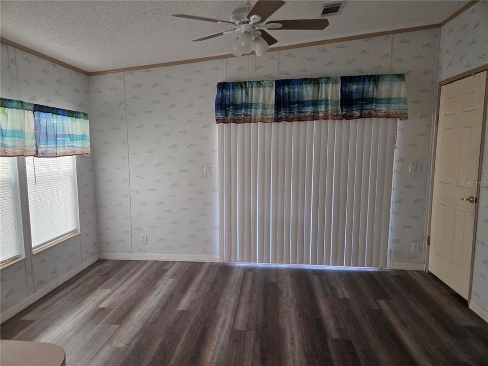 For Rent: $1,600 (3 beds, 2 baths, 1568 Square Feet)