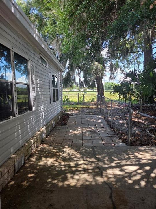 For Rent: $1,600 (3 beds, 2 baths, 1568 Square Feet)