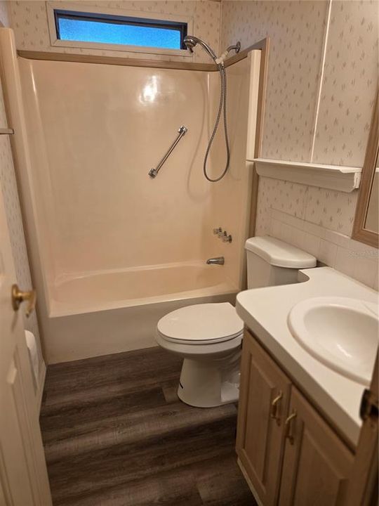For Rent: $1,600 (3 beds, 2 baths, 1568 Square Feet)