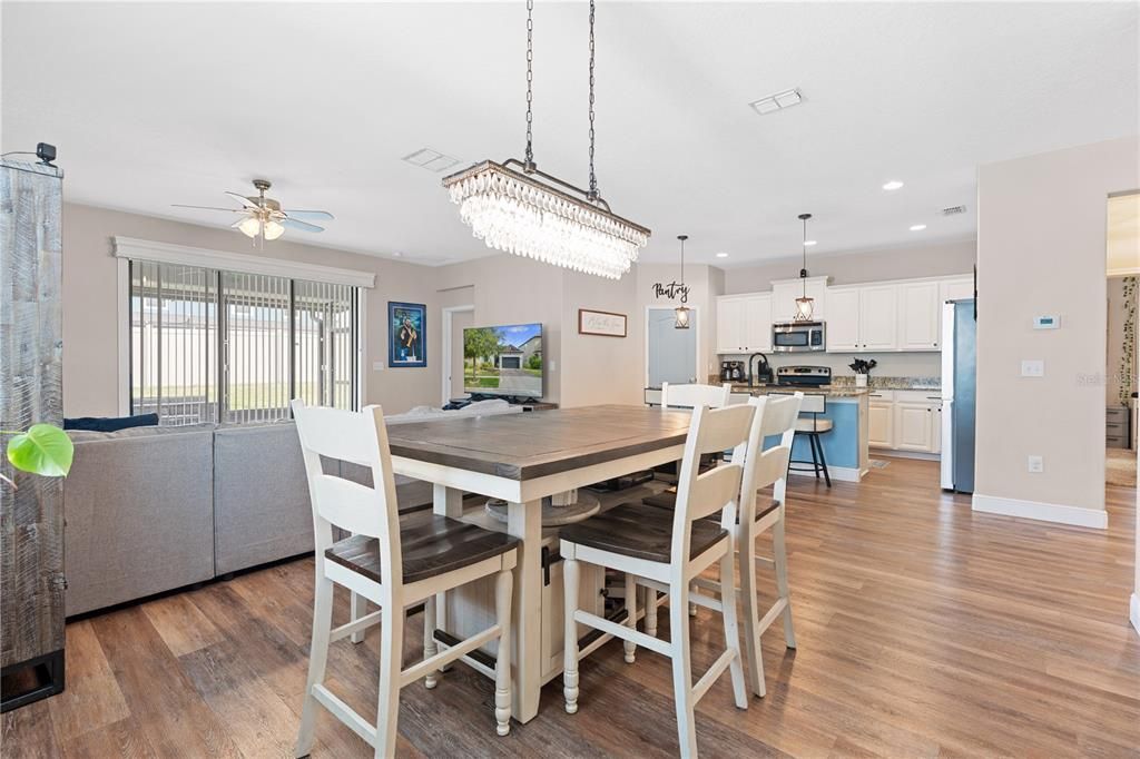 For Sale: $368,000 (4 beds, 3 baths, 2006 Square Feet)