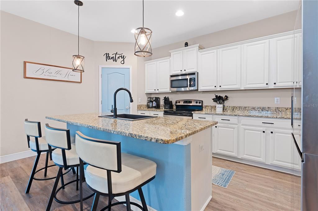 For Sale: $368,000 (4 beds, 3 baths, 2006 Square Feet)