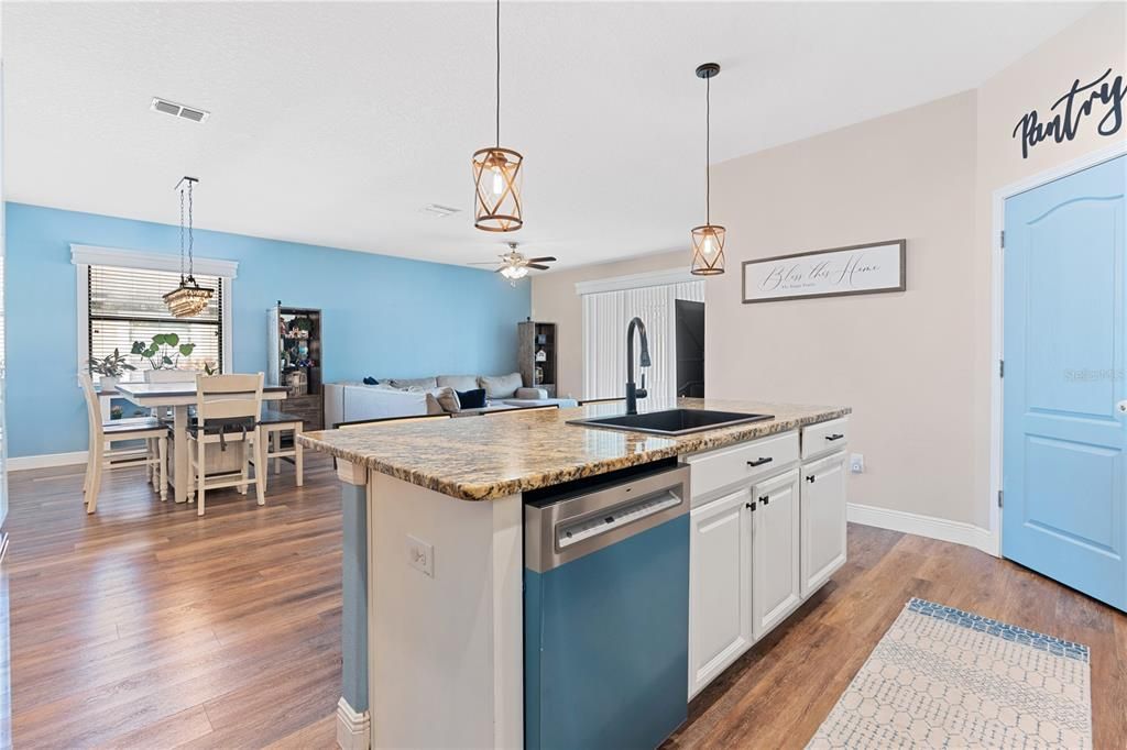 For Sale: $368,000 (4 beds, 3 baths, 2006 Square Feet)