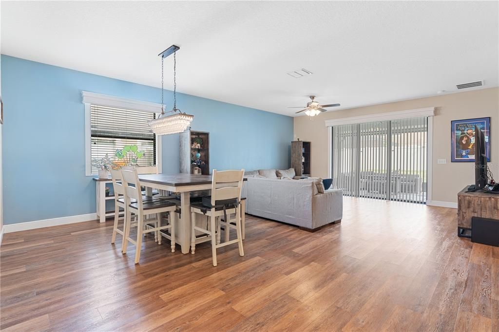 For Sale: $368,000 (4 beds, 3 baths, 2006 Square Feet)
