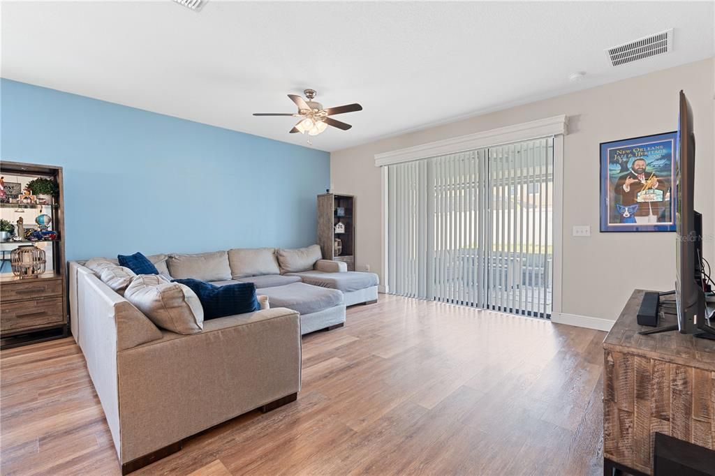 For Sale: $368,000 (4 beds, 3 baths, 2006 Square Feet)