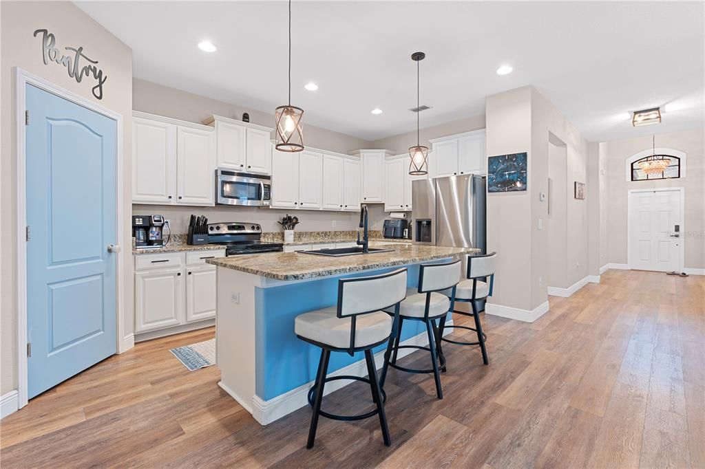 For Sale: $368,000 (4 beds, 3 baths, 2006 Square Feet)