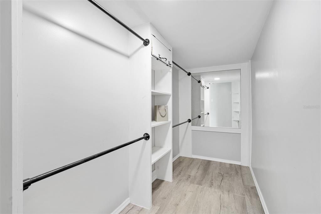 На продажу: $299,900 (3 спален, 2 ванн, 2028 Квадратных фут)