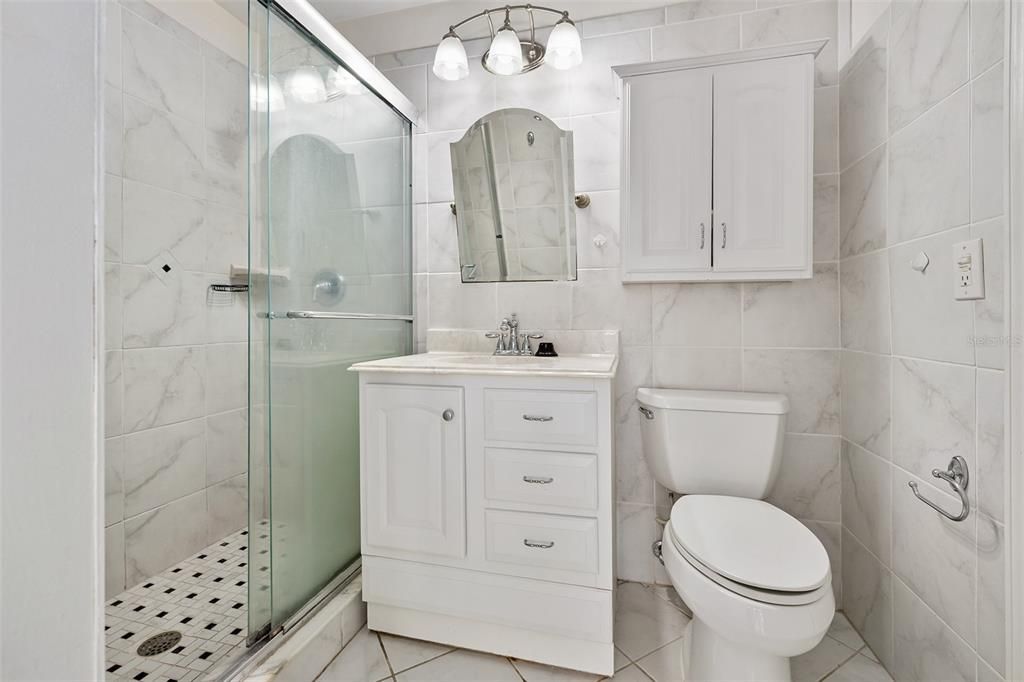 На продажу: $299,900 (3 спален, 2 ванн, 2028 Квадратных фут)