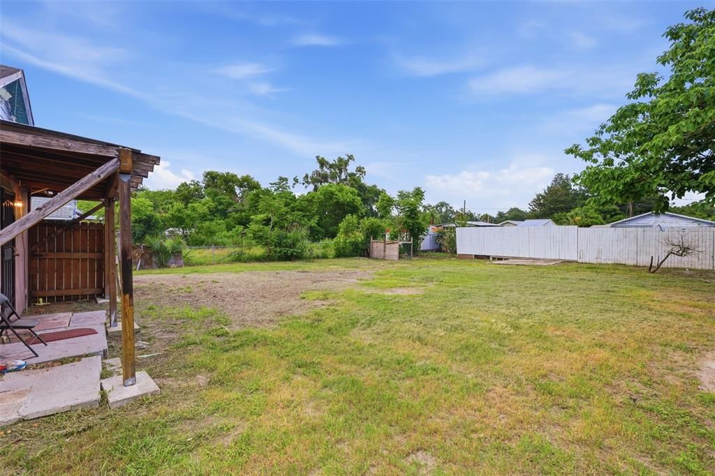 На продажу: $99,900 (3 спален, 1 ванн, 800 Квадратных фут)