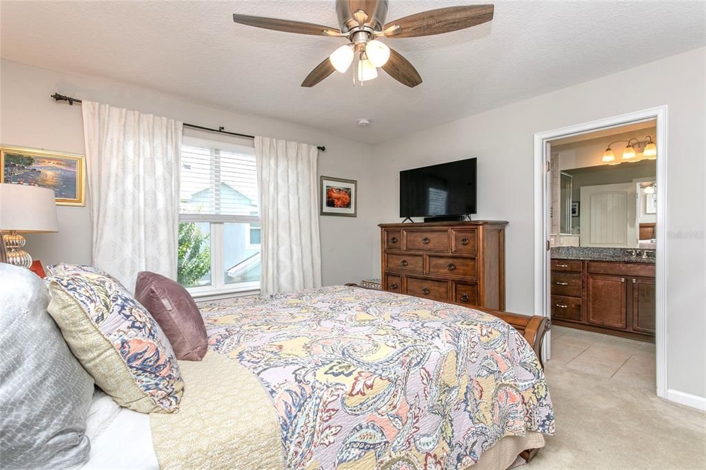 For Sale: $328,000 (3 beds, 2 baths, 1564 Square Feet)