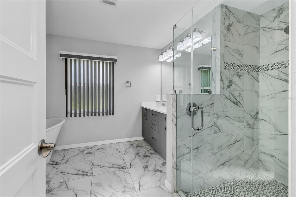 En Venta: $370,000 (3 camas, 2 baños, 1798 Pies cuadrados)