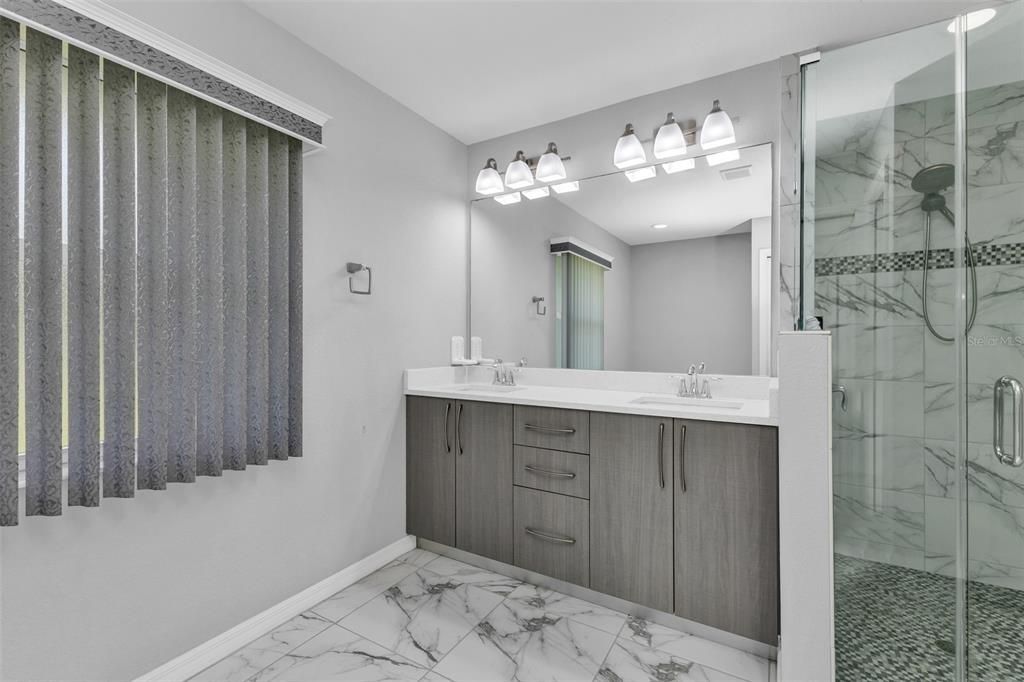 En Venta: $370,000 (3 camas, 2 baños, 1798 Pies cuadrados)