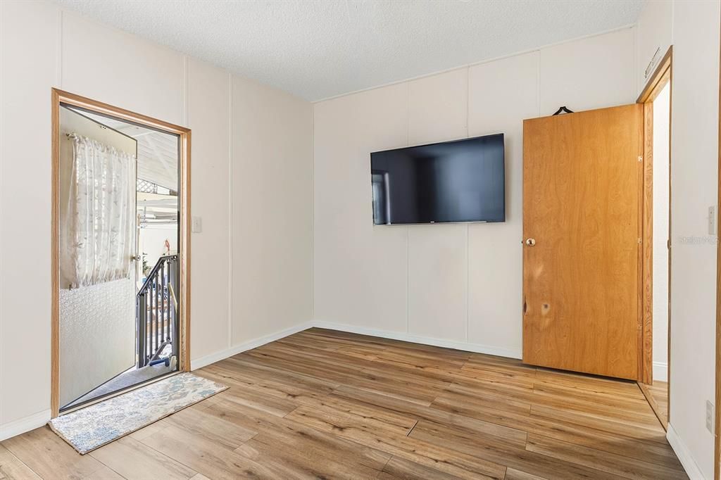 For Sale: $274,900 (3 beds, 2 baths, 1755 Square Feet)